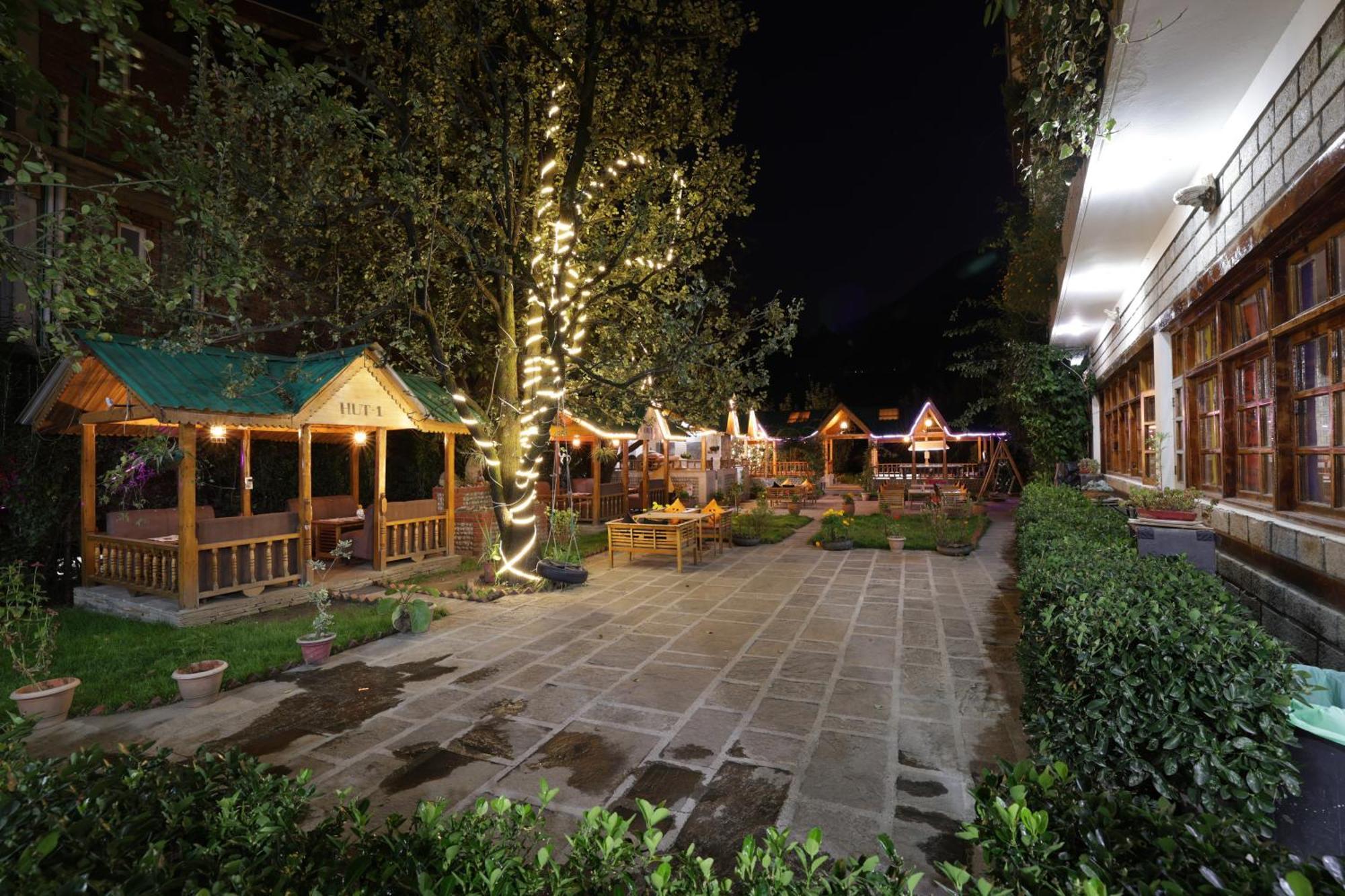 Hide-In Old Manali Hotel Exterior foto