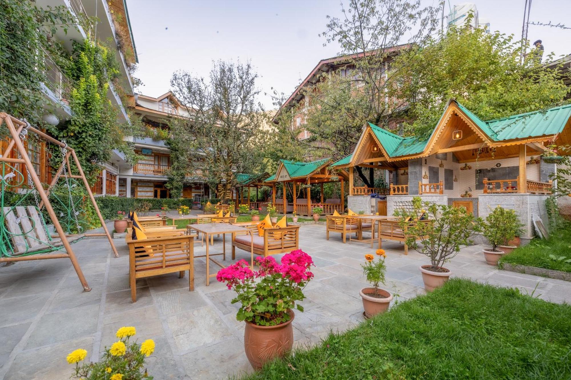 Hide-In Old Manali Hotel Exterior foto